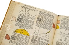 Astronomicum Caesareum – Edition Leipzig – Math Fol. p. 38 – Forschungsbibliothek Gotha (Gotha, Deutschland) Astronomicum Caesareum – Edition Leipzig – Math Fol. p. 38 – Forschungsbibliothek Gotha (Gotha, Deutschland)